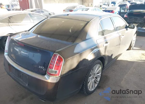 2012 Chrysler 300C Luxury Series z USA, uszkodzony, nr VIN 2C3CCAPTXCH227744